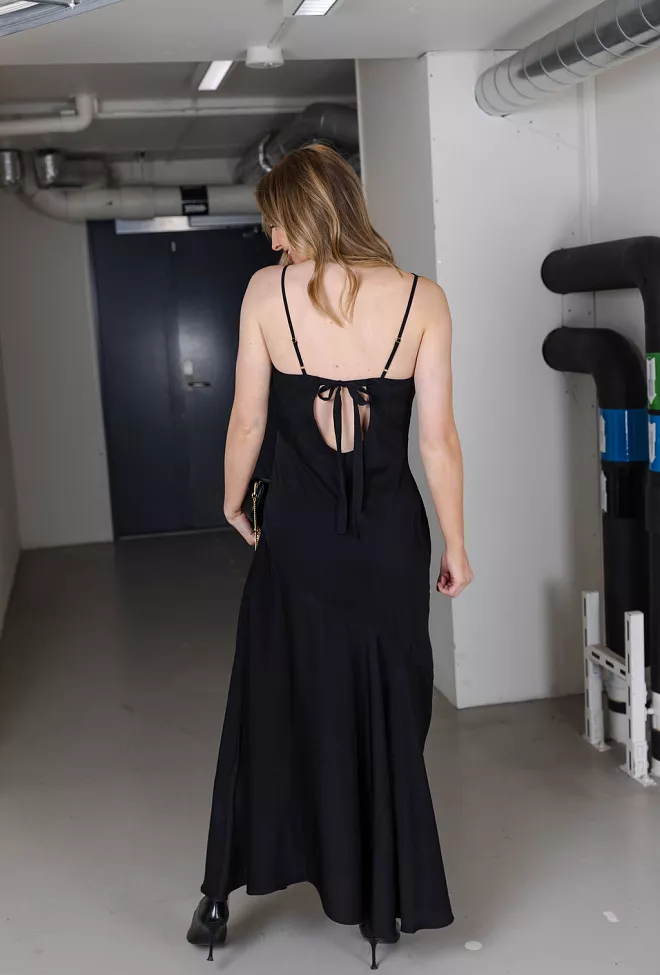 Viveh Aster Dress Black maxikjole 6